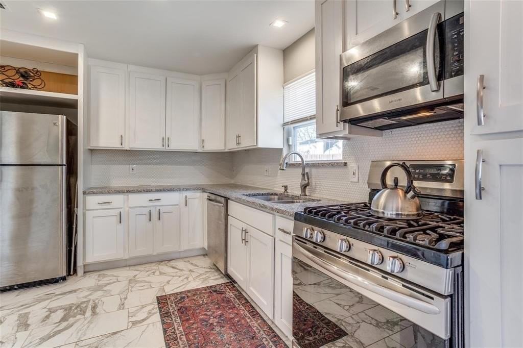 1718 Berkley Ave - Photo 5 of 12