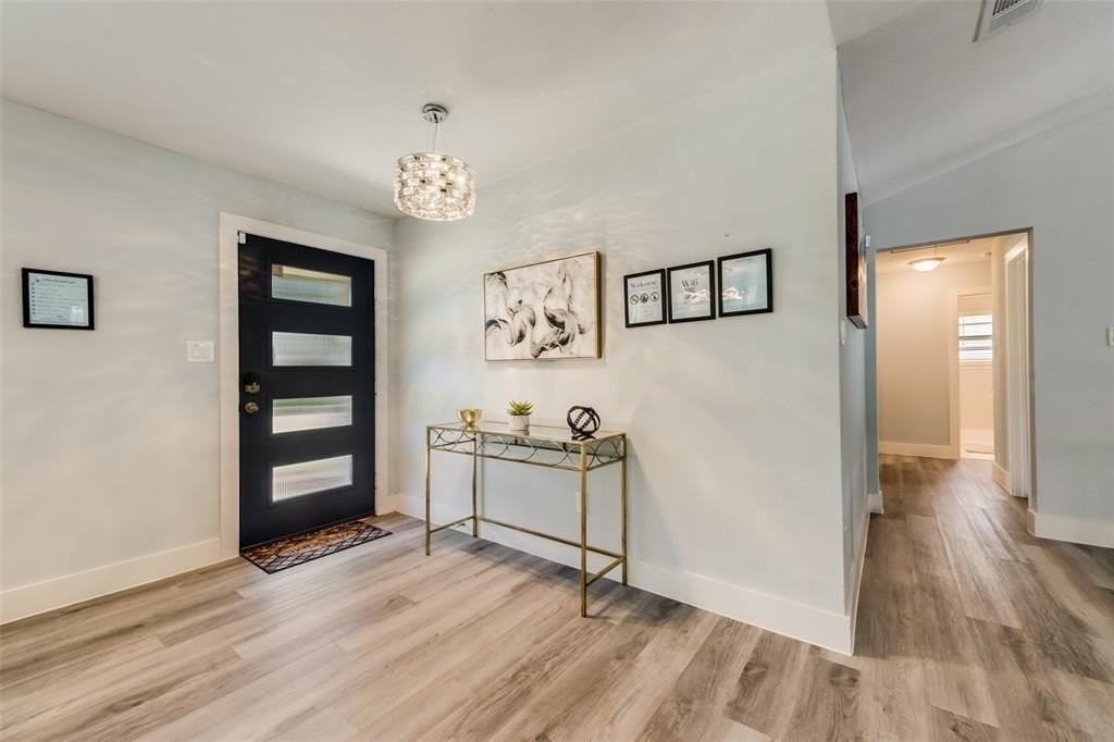 1514 Northland St - Photo 3 of 36