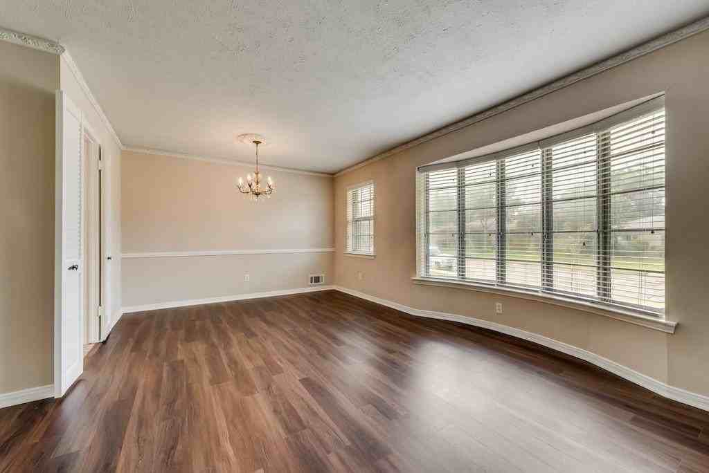 2240 Babalos Ln - Photo 5 of 25