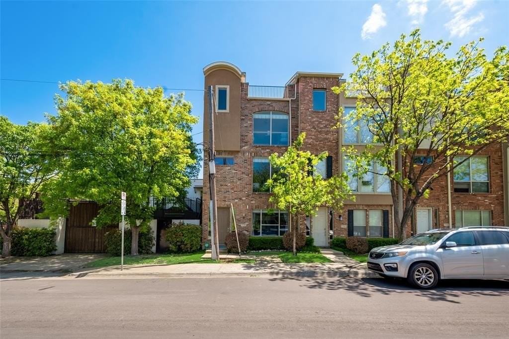 2718 Floyd St - Photo 2 of 25