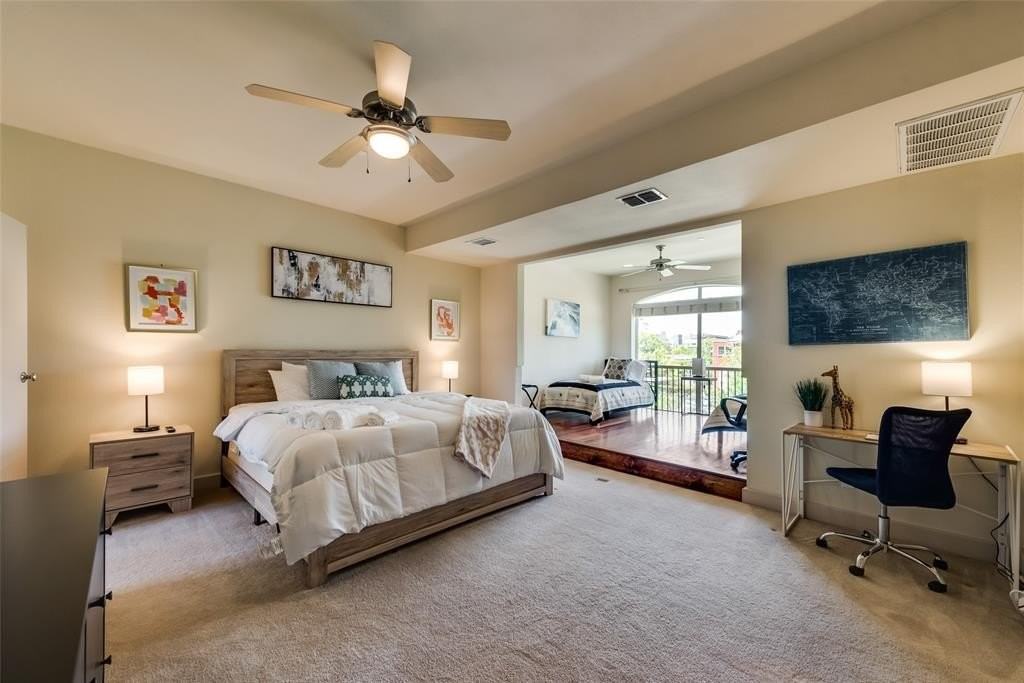 2718 Floyd St - Photo 5 of 25