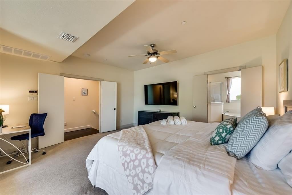 2718 Floyd St - Photo 6 of 25