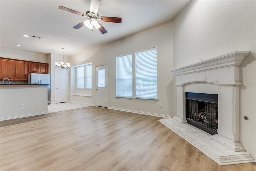 2008 Webb Dr - Photo 4 of 12