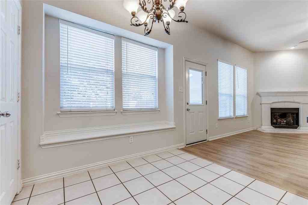 2008 Webb Dr - Photo 5 of 12