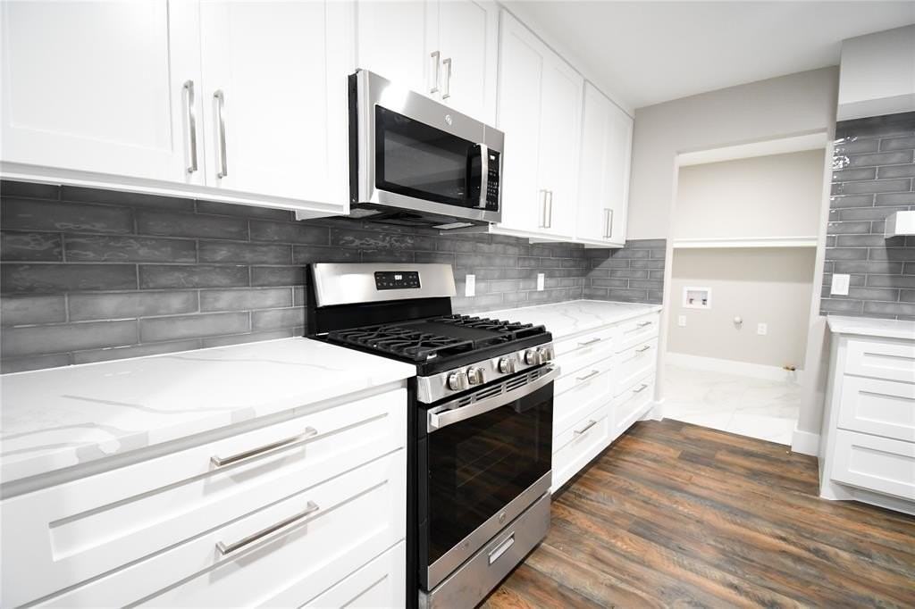 1011 Sam Hill St - Photo 3 of 27