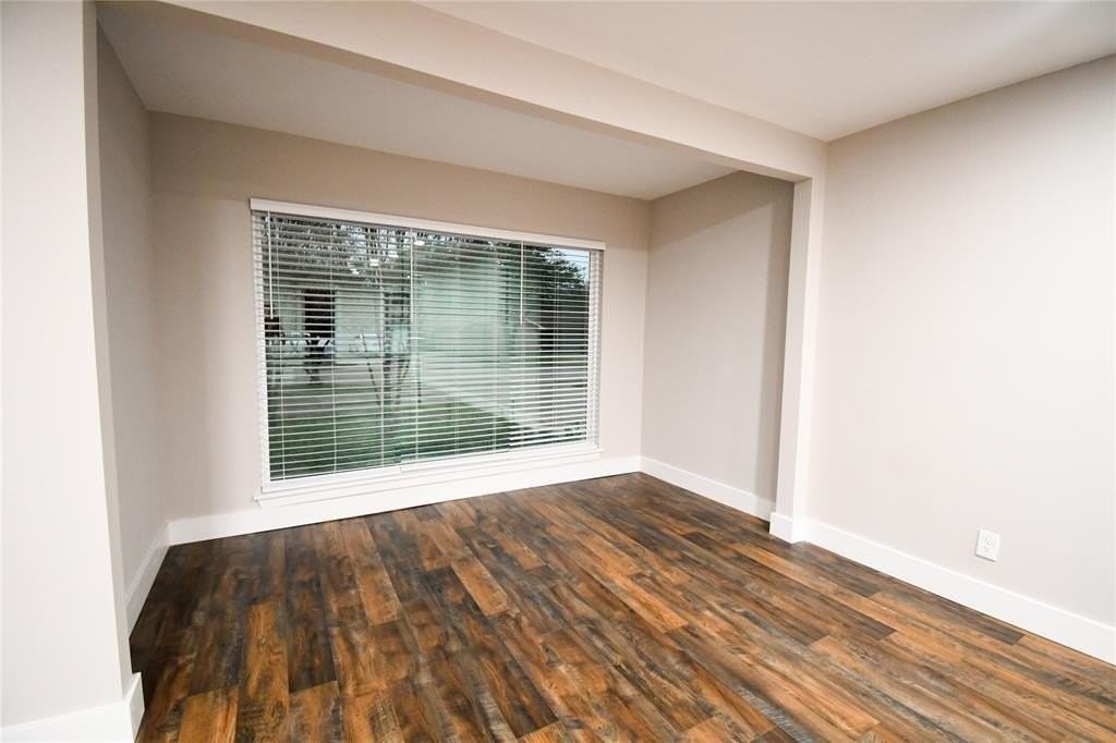 1011 Sam Hill St - Photo 5 of 27