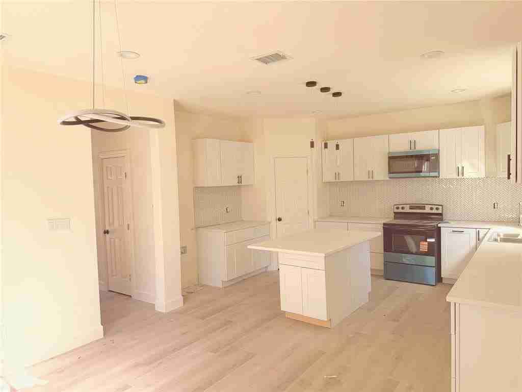 4716 Frank St - Photo 3 of 21