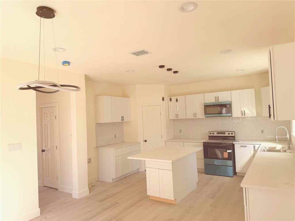 4716 Frank St - Photo 4 of 21