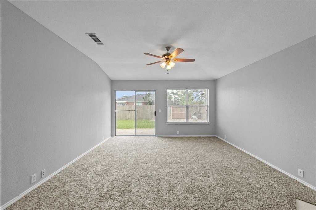 2449 Texoma Dr - Photo 6 of 26