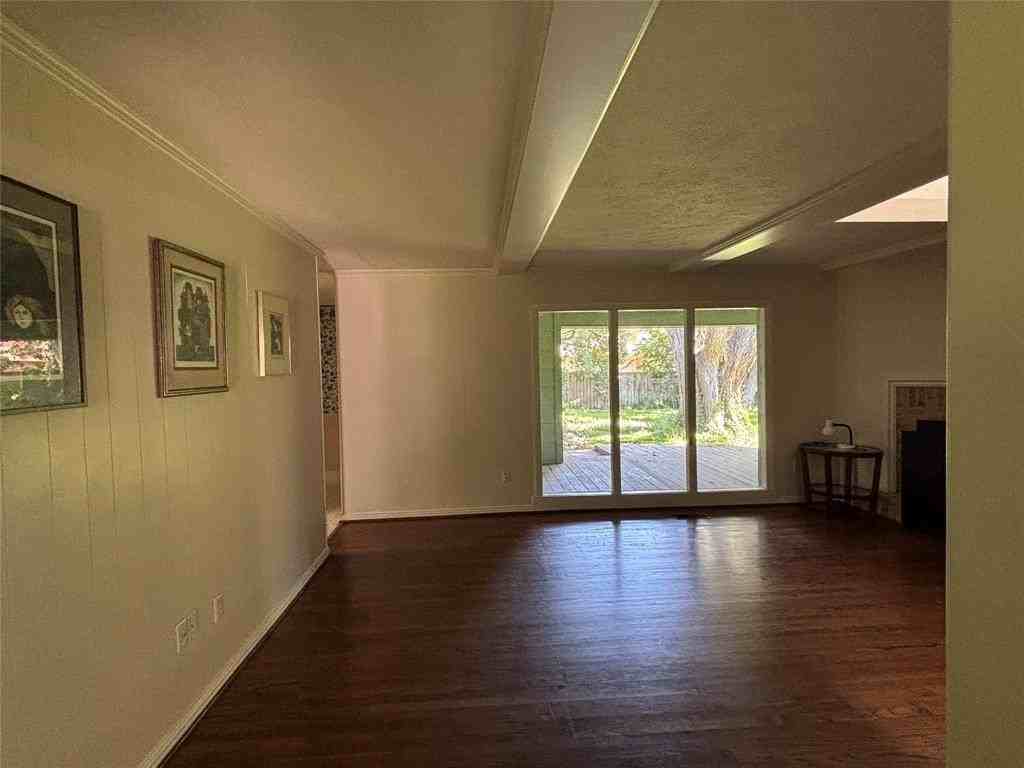 328 Ridge Crest Dr - Photo 3 of 17