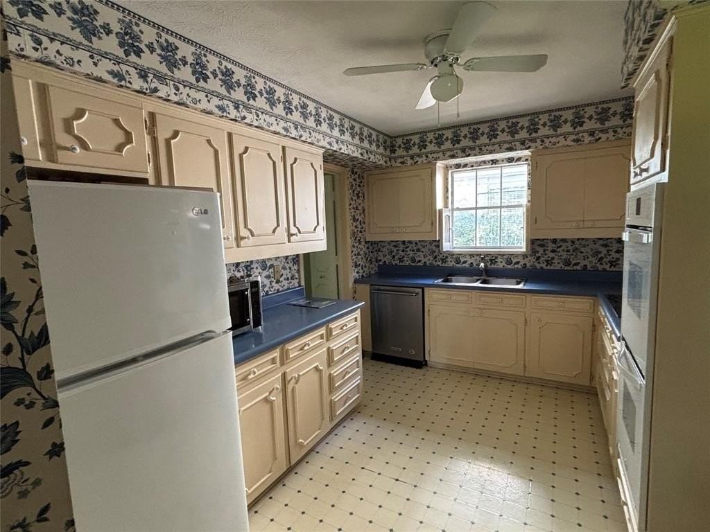 328 Ridge Crest Dr - Photo 7 of 17