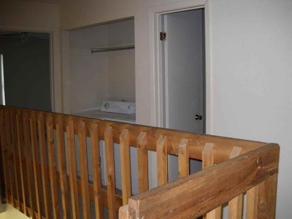 909 Bruce Way - Photo 5 of 6