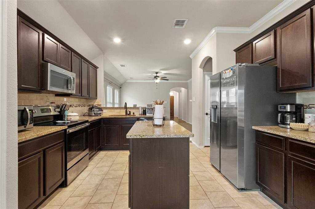 617 Wounded Knee Dr - Photo 3 of 31