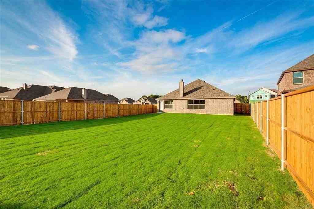 434 Bentley Dr - Photo 3 of 23