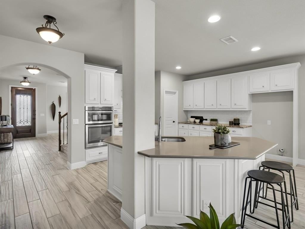 310 Hawthorn Drive - Photo 5 of 23