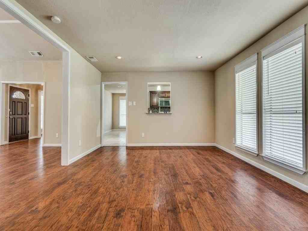 7701 Salzburg Dr - Photo 3 of 12