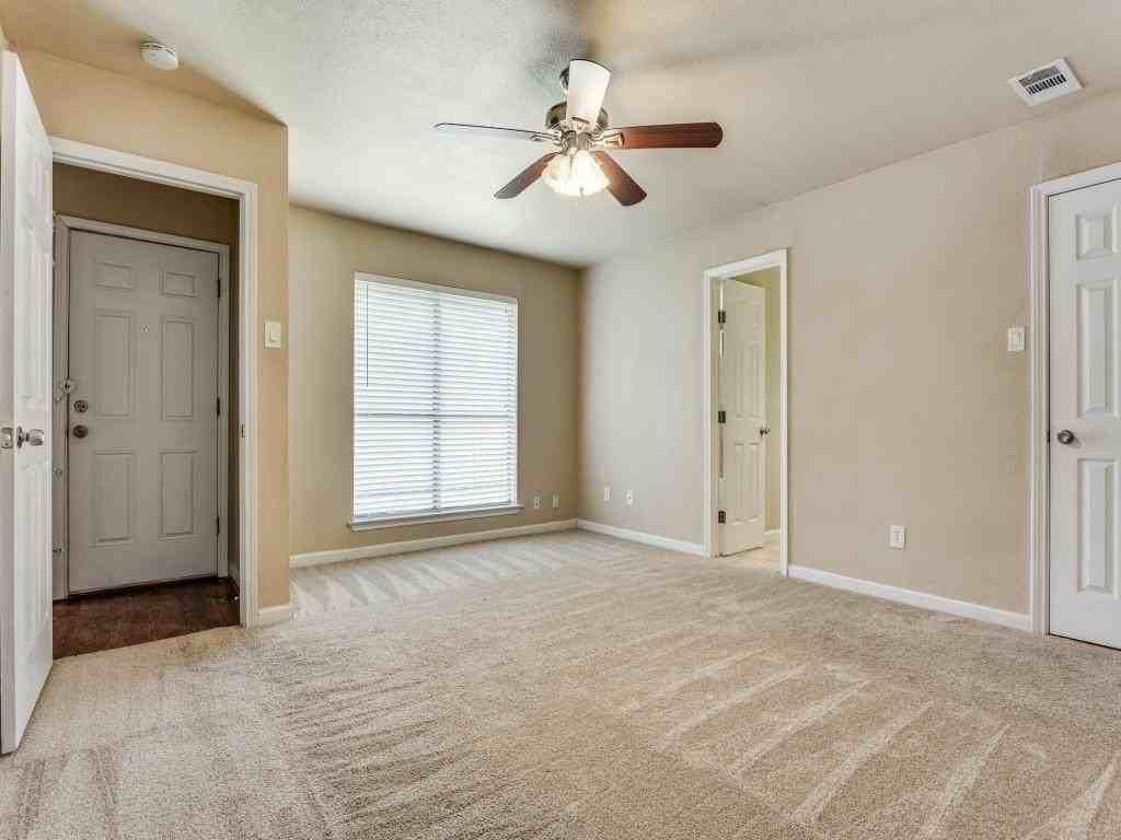 7701 Salzburg Dr - Photo 6 of 12