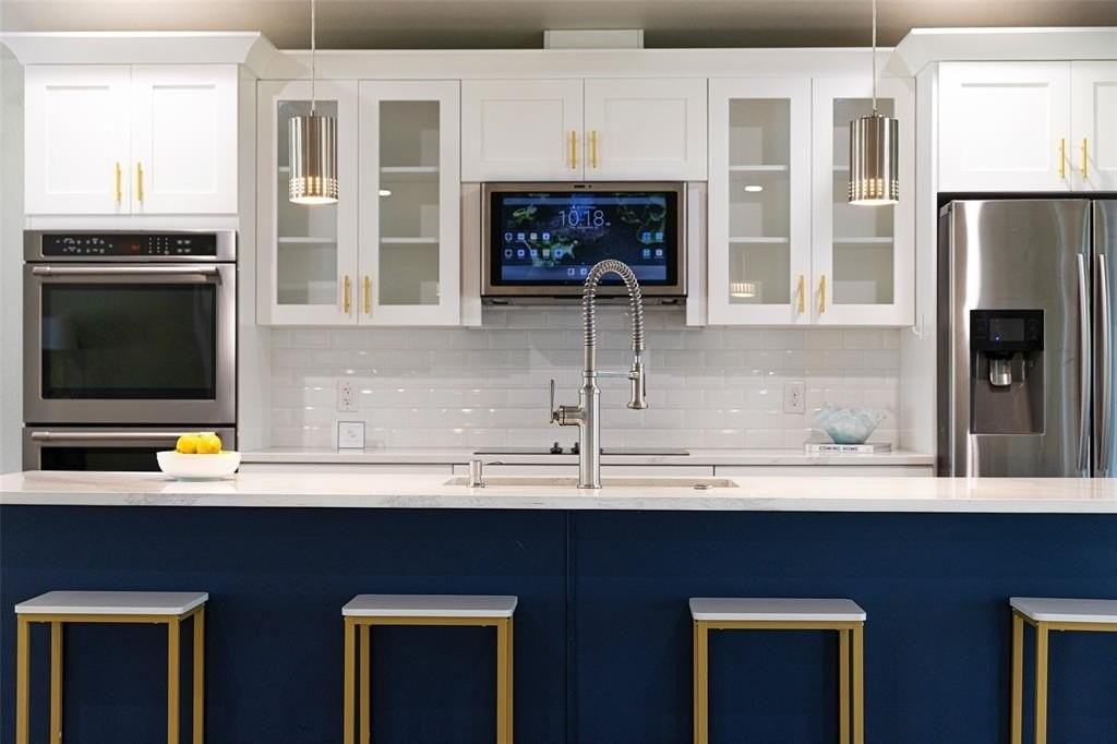 6350 Glennox Ln - Photo 3 of 18