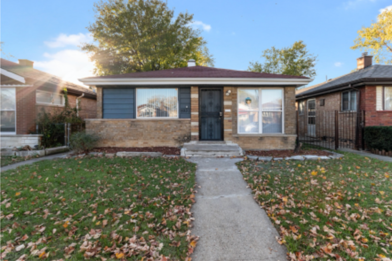 8920 South Carpenter Street - Photo 2 of 13