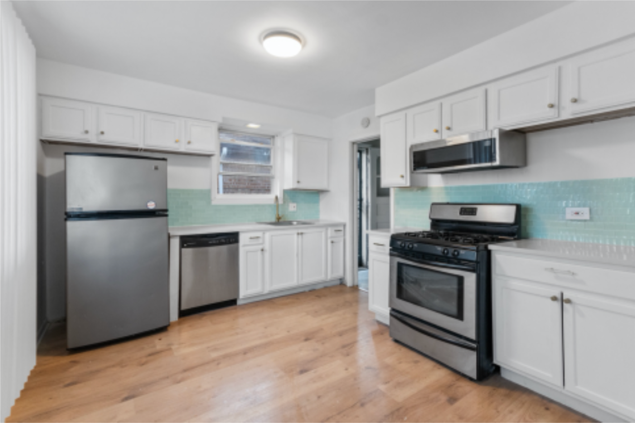 8920 South Carpenter Street - Photo 3 of 13