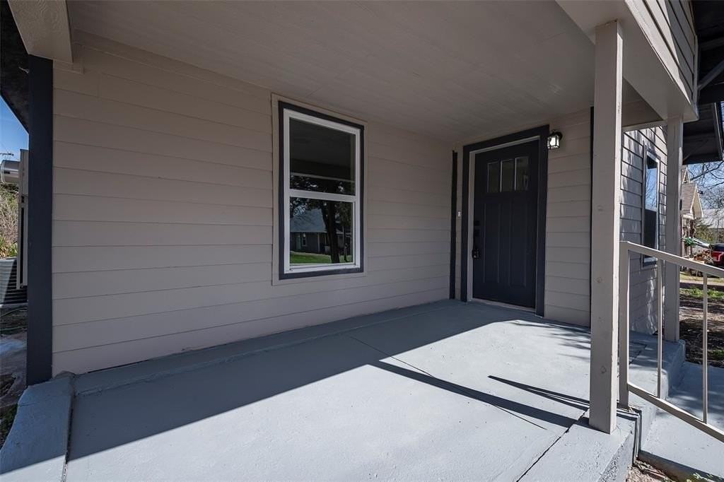 1101 Anthony St - Photo 3 of 26