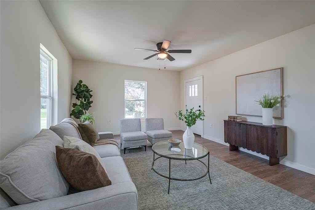 1101 Anthony St - Photo 6 of 26