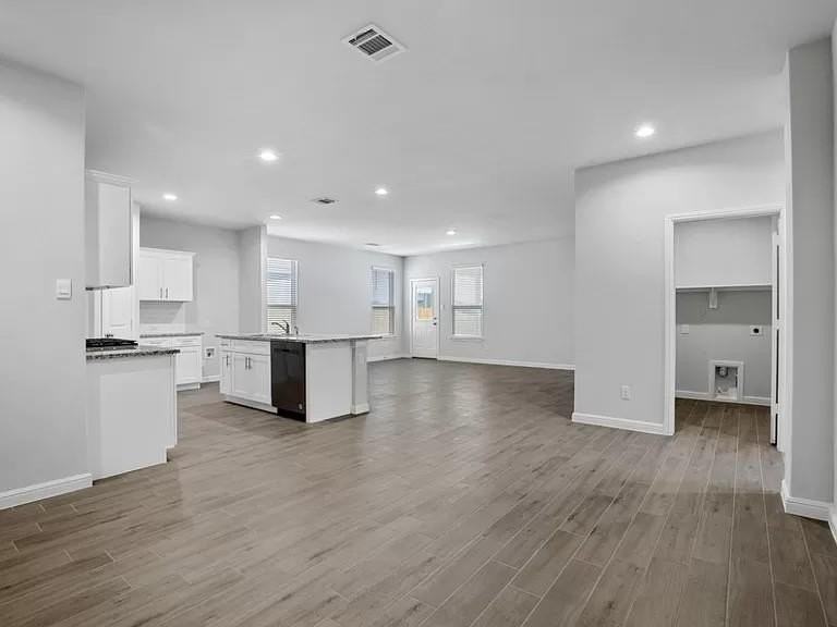 5229 Boulder Valley Drive - Photo 3 of 39