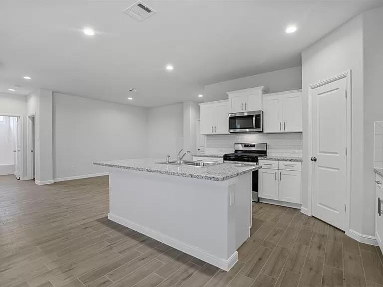 5229 Boulder Valley Drive - Photo 4 of 39