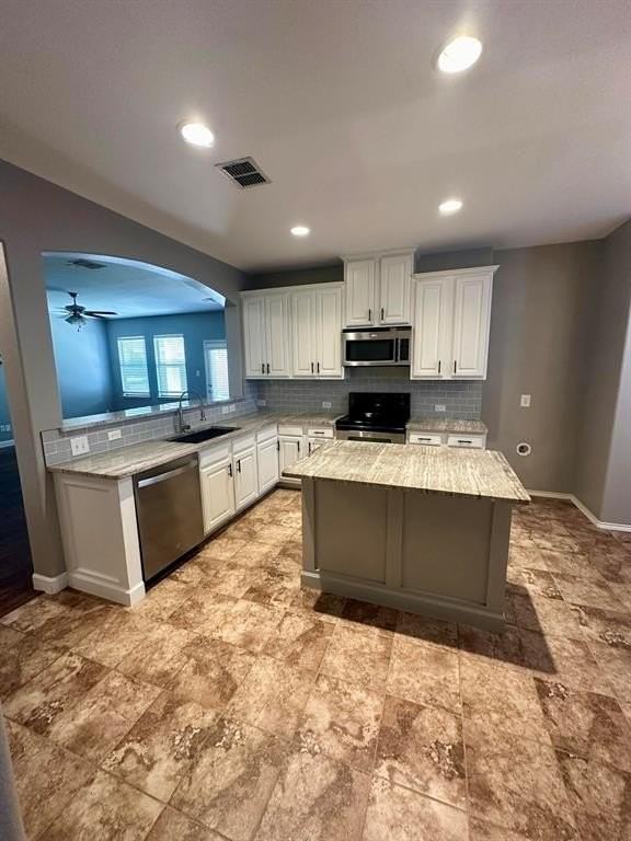 900 Lake Worth Trl - Photo 3 of 18