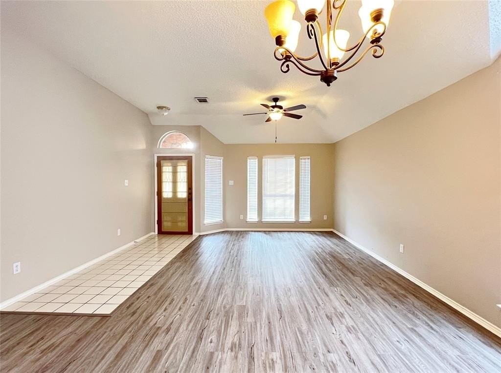 15 Heritage Way - Photo 2 of 18