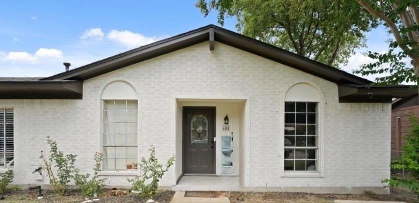 605 Neptune Dr - Photo 6 of 8