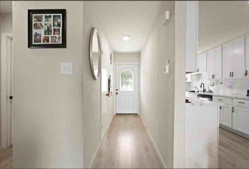 605 Neptune Dr - Photo 7 of 8