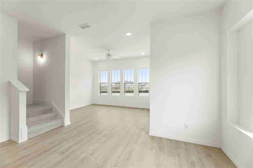 921 Janwood Dr - Photo 7 of 26