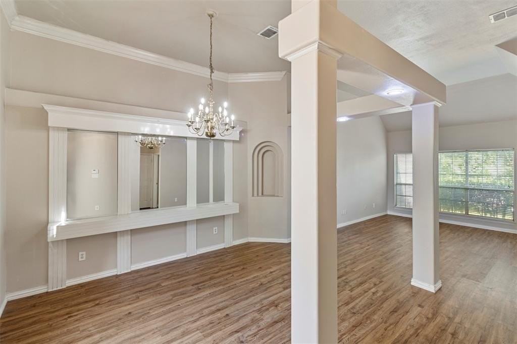 200 Hawthorne Dr - Photo 5 of 28