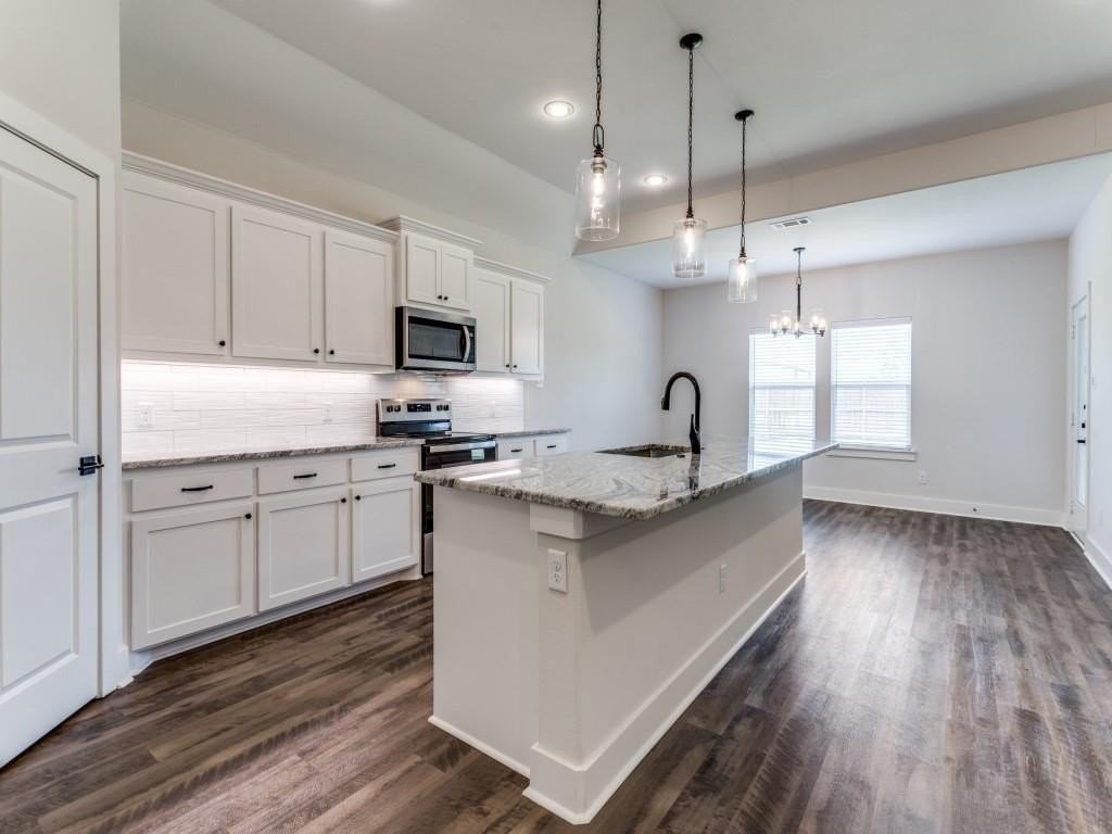 504 Ellis Place Dr - Photo 5 of 20