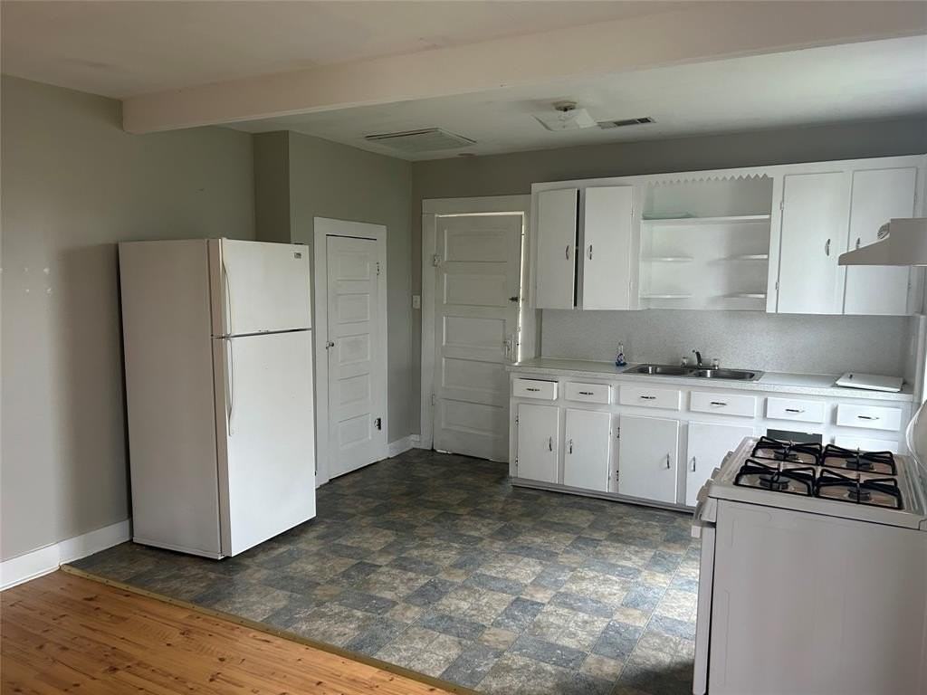 603 N Brazos St - Photo 2 of 8