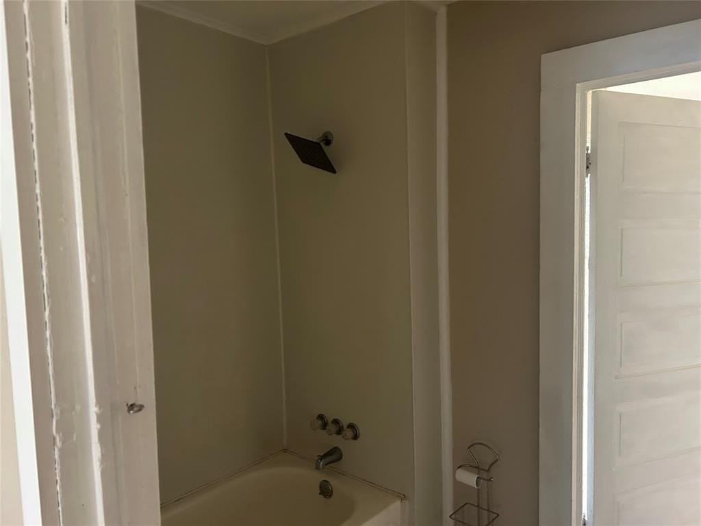 603 N Brazos St - Photo 6 of 8