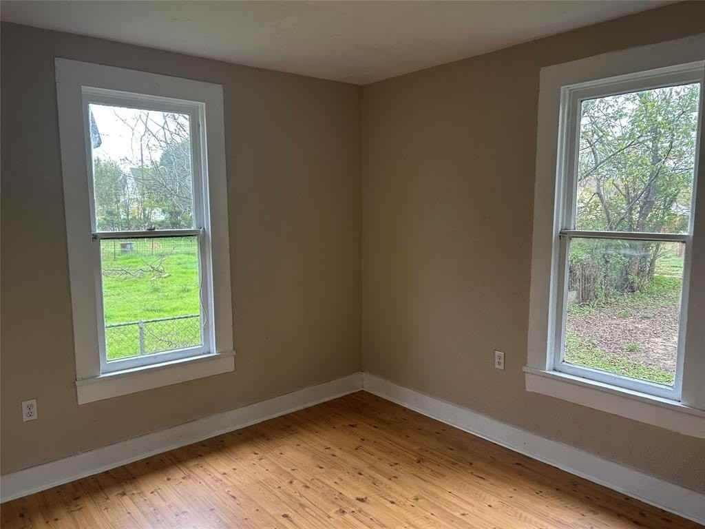 603 N Brazos St - Photo 7 of 8