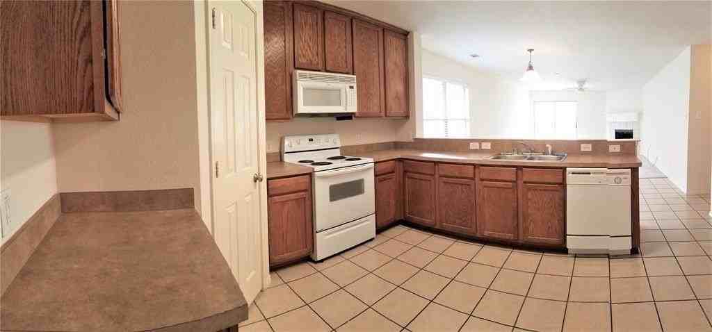 13225 Settlers Trl - Photo 6 of 16