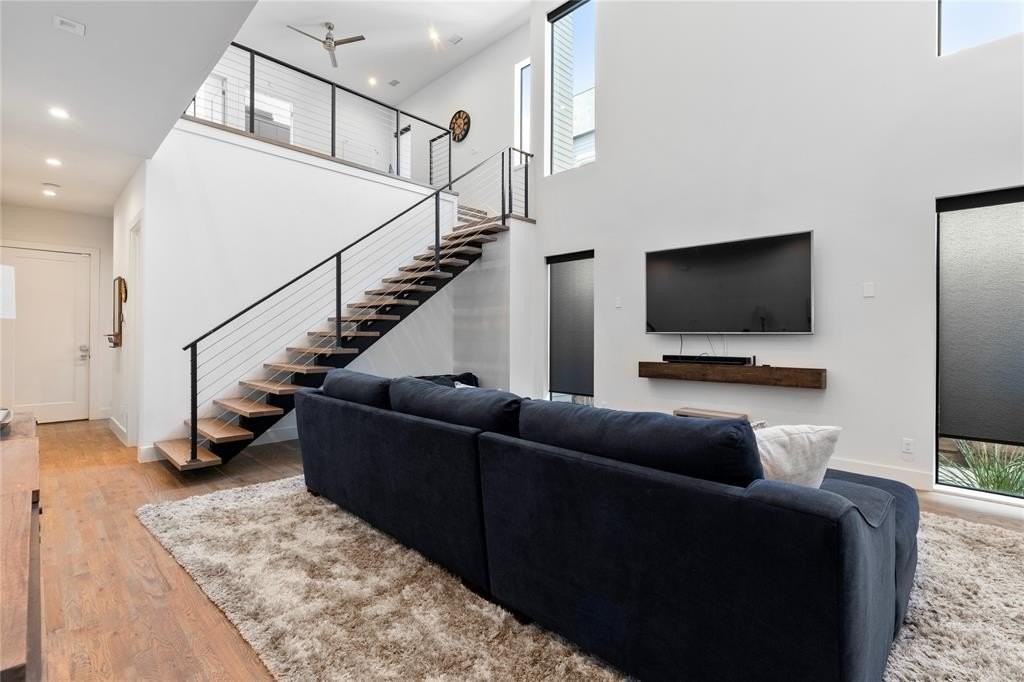 4639 Coles Manor Place - Photo 4 of 37