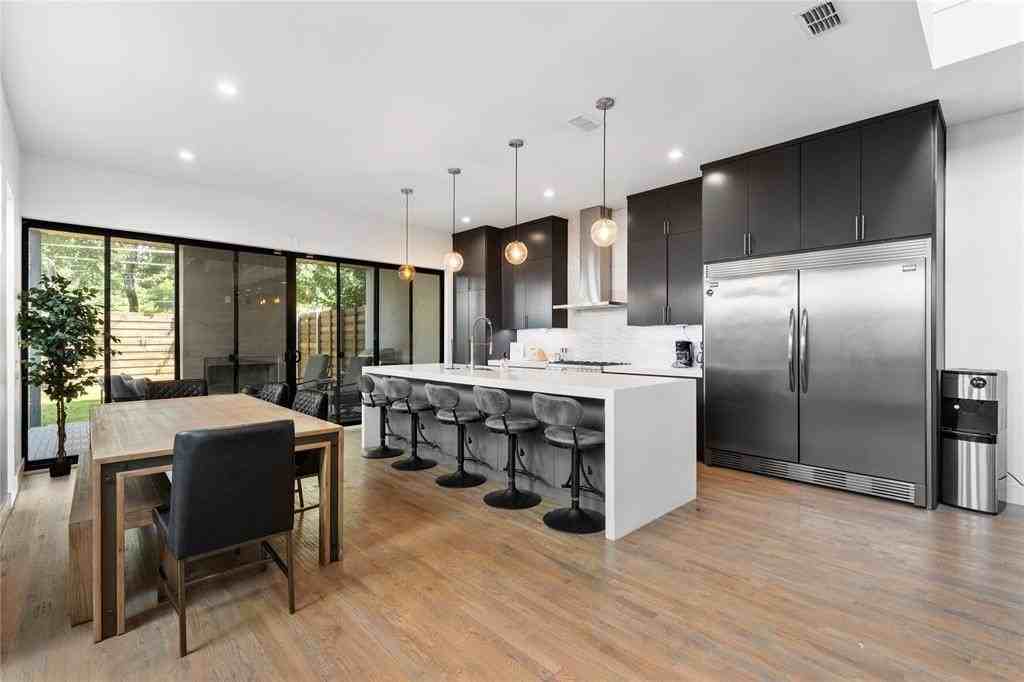 4639 Coles Manor Place - Photo 6 of 37