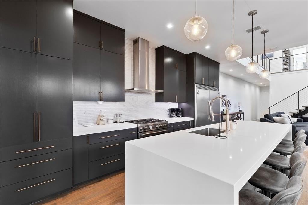 4639 Coles Manor Place - Photo 7 of 37