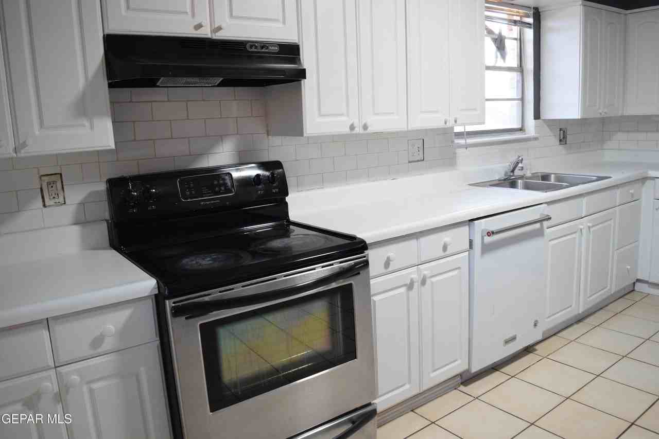 136 South El Paso Street - Photo 3 of 29