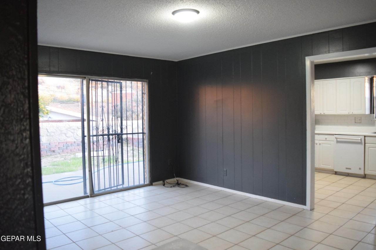 136 South El Paso Street - Photo 5 of 29