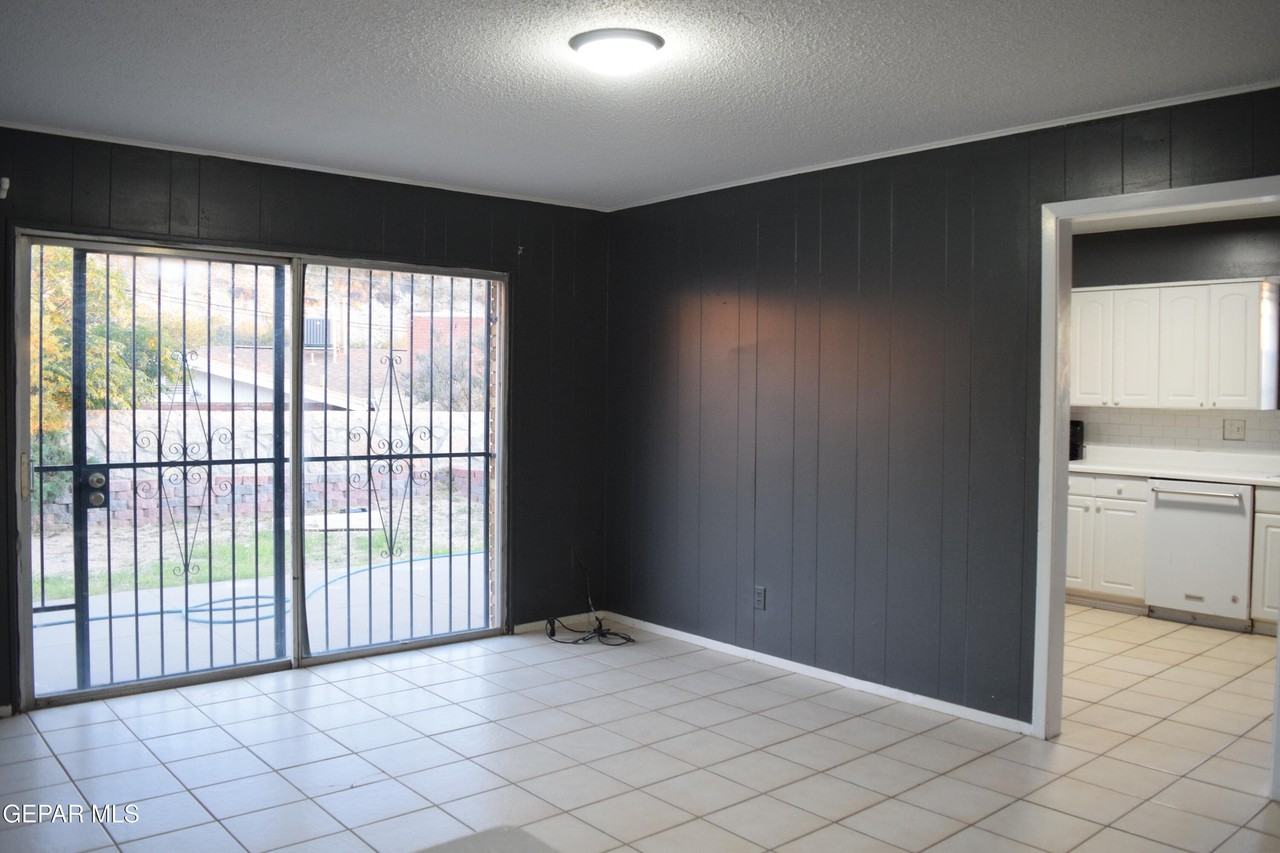 136 South El Paso Street - Photo 6 of 29