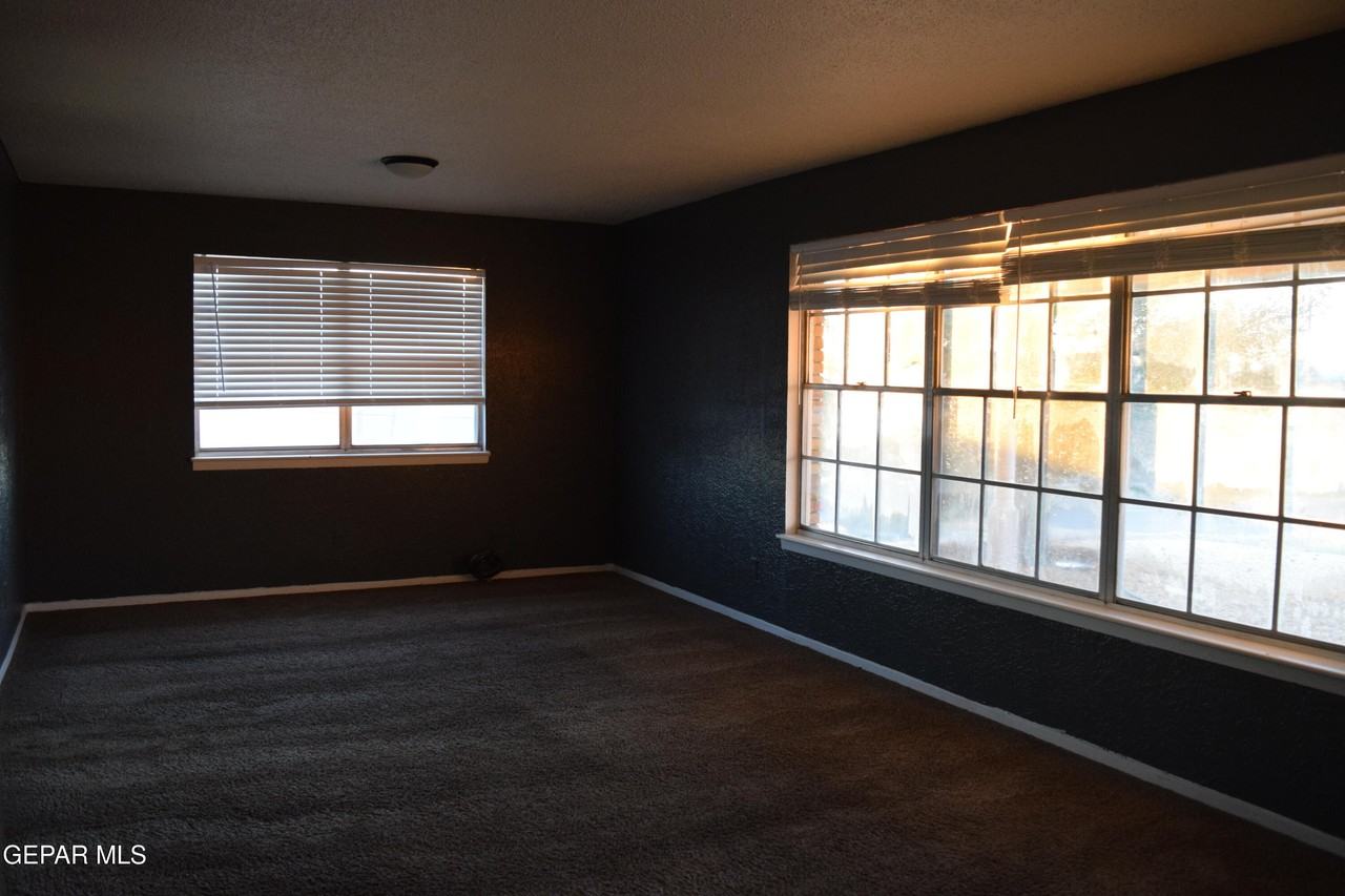 136 South El Paso Street - Photo 7 of 29