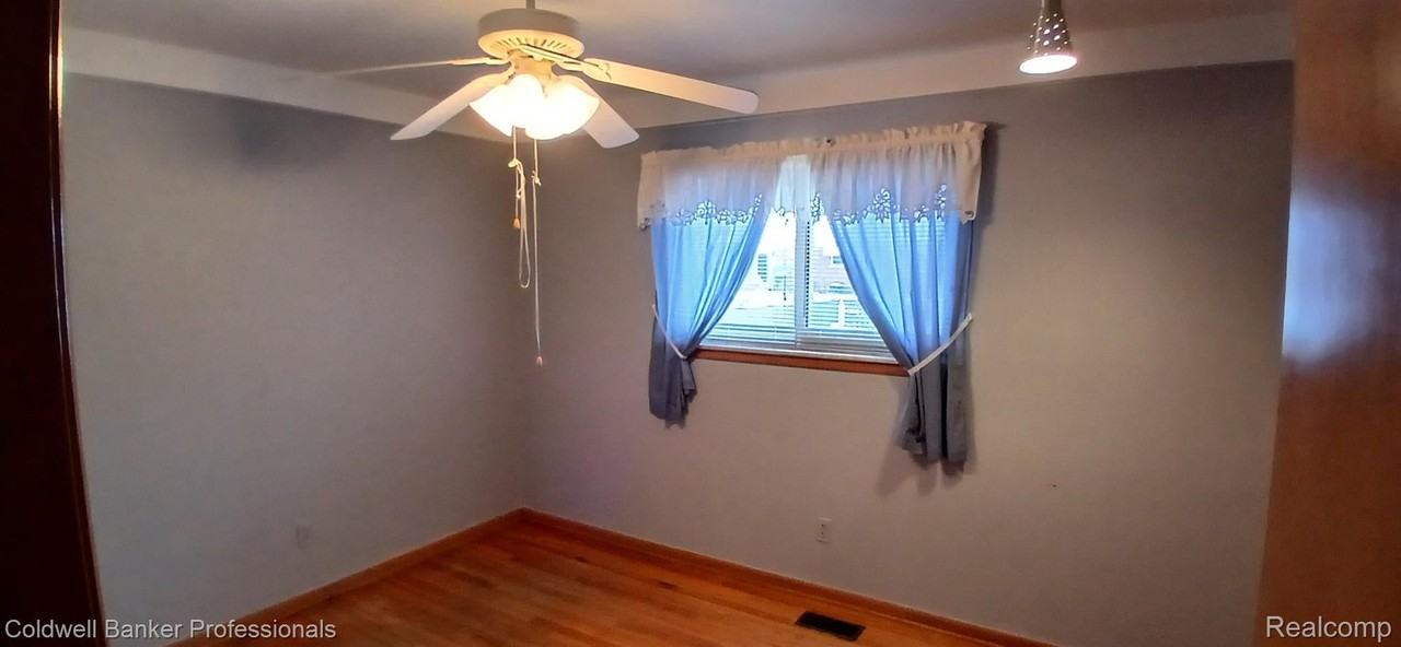 30632 Ohmer Drive - Photo 7 of 14