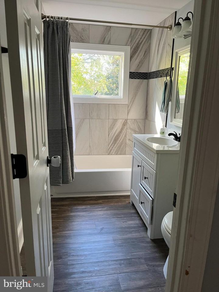 270 Belleview Ave - Photo 3 of 14