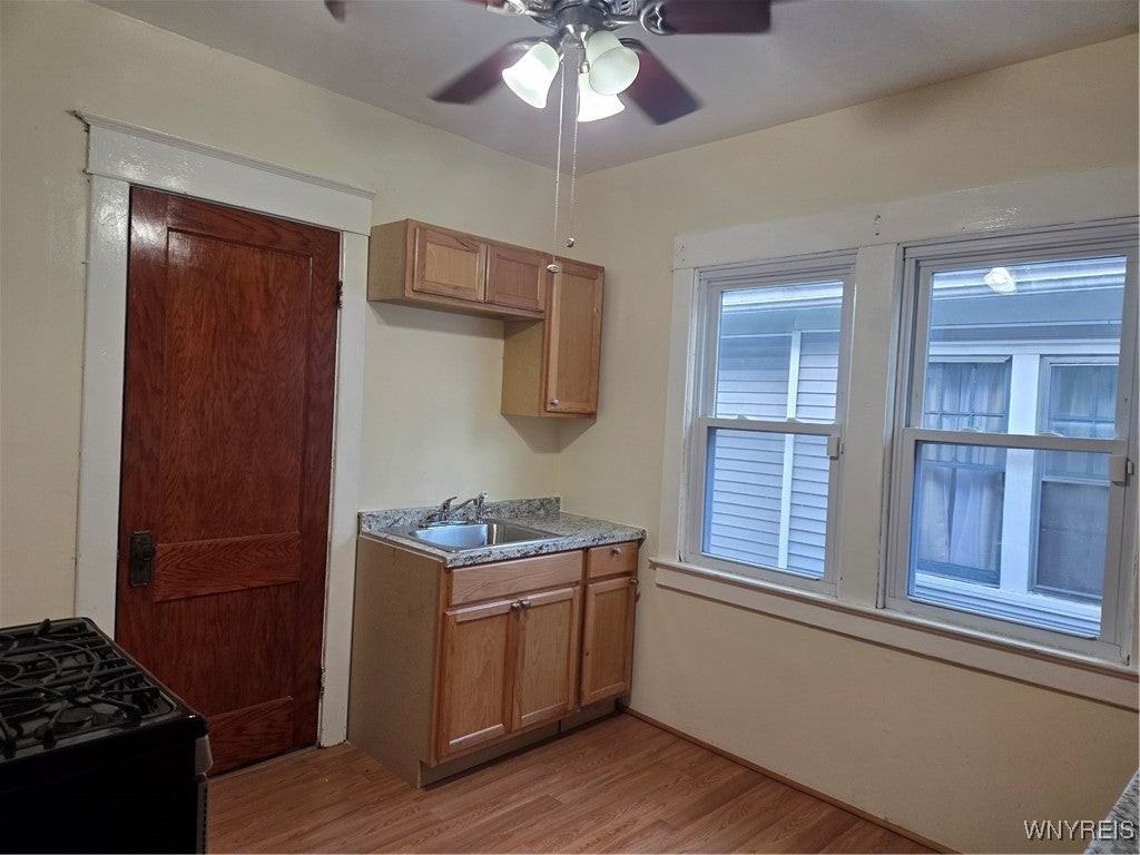 172 Rodney Ave - Photo 2 of 10