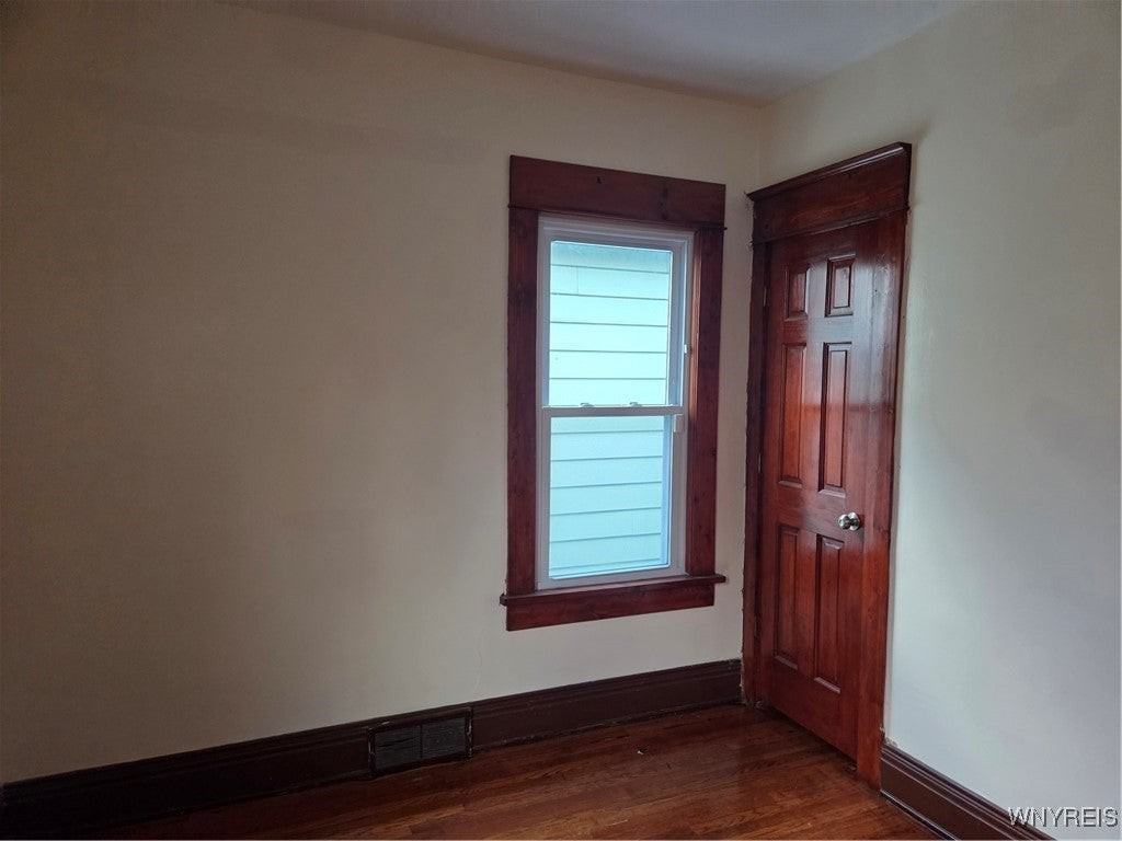 172 Rodney Ave - Photo 6 of 10